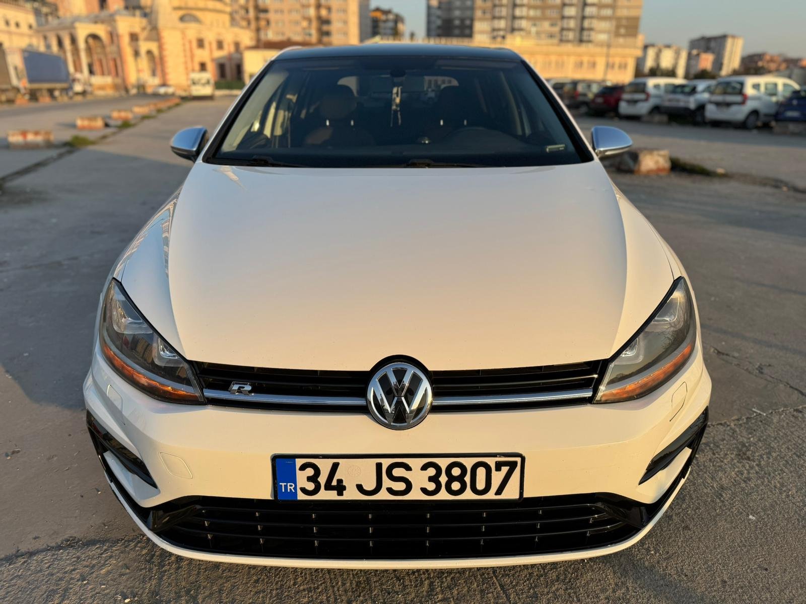 VOLKSWAGEN GOLF 300 BİN TL PEŞİNAT İLE 36 AY TAKSİT İMKANI 